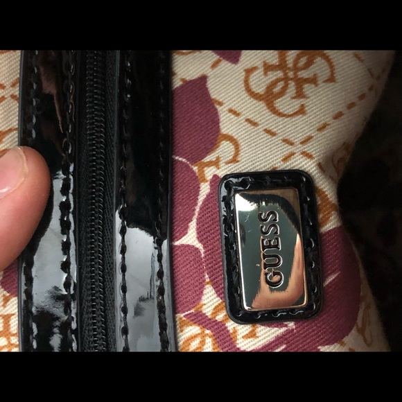 Never Worn Guess tote bags - Picture 7 of 7